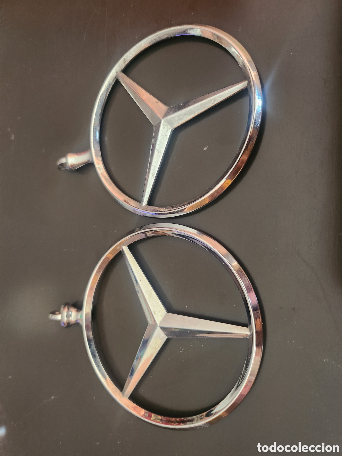 Coches y motocicletas: Lote 2 insignias Mercedes