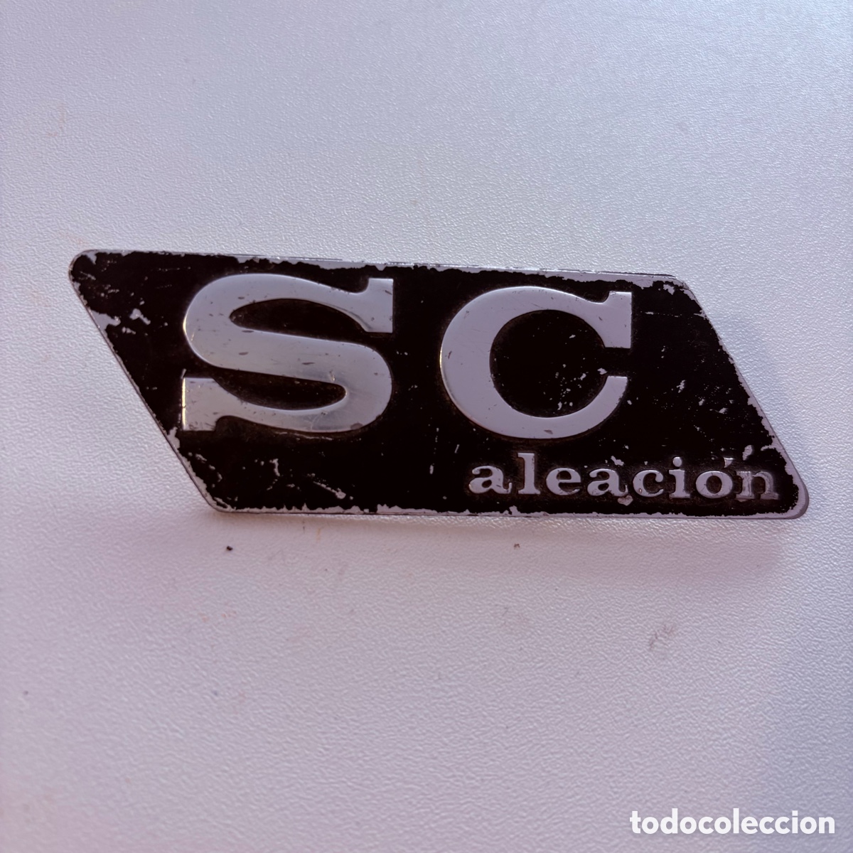 Coches y motocicletas: Anagrama emblema chapa original vespino sc aleacion