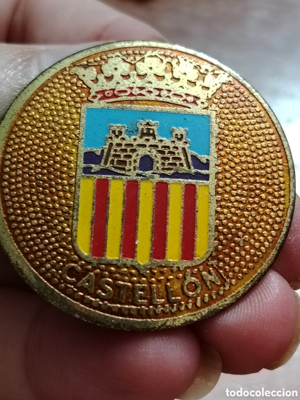 Coches y motocicletas: Chapa antigua de Castell&oacute;n para moto vespa