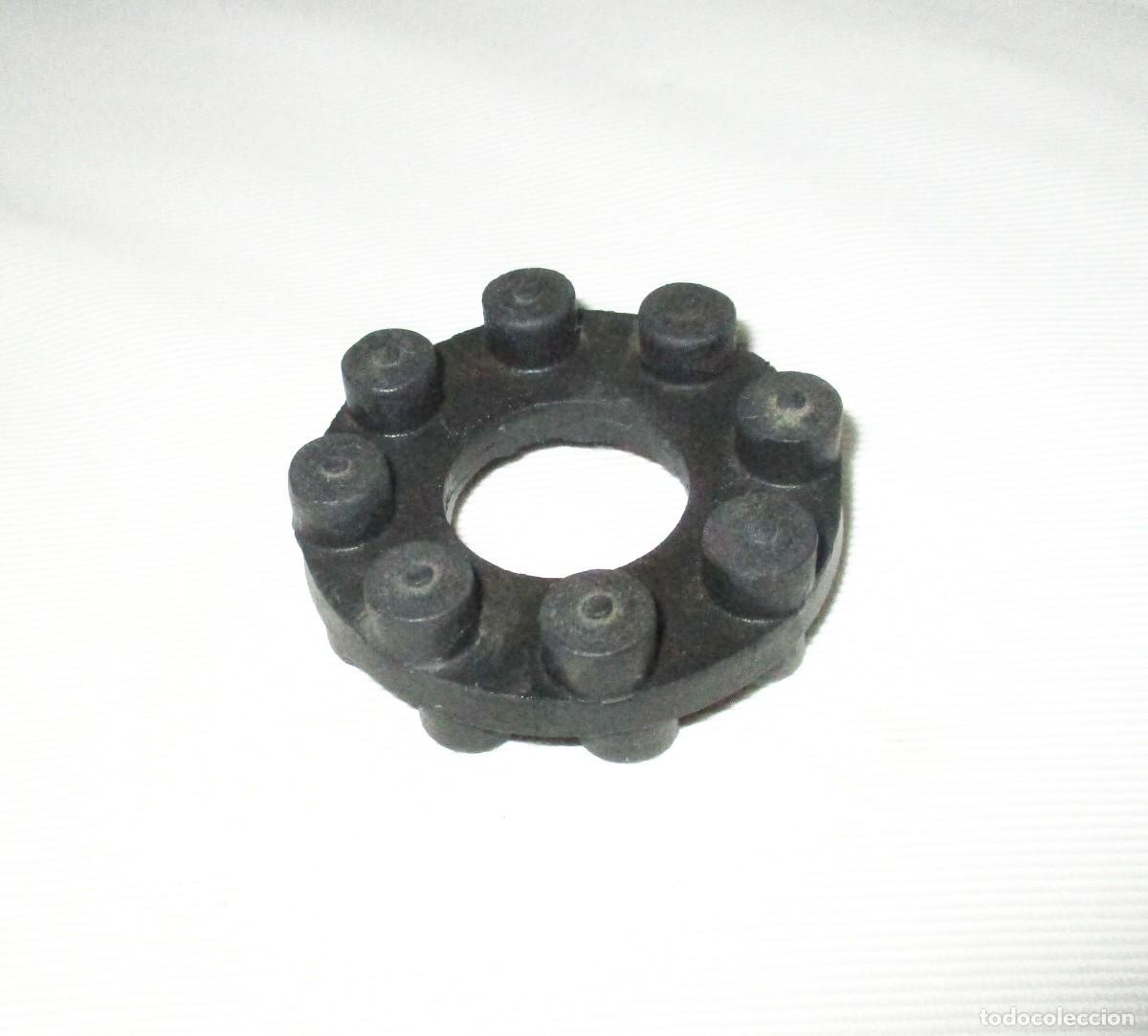 Voitures et Motocyclettes: PIEZA DE ACOPLAMIENTO DE DINAMO DE 8 A 9 BOTONES PARA PEUGEOT ANTIGUO.