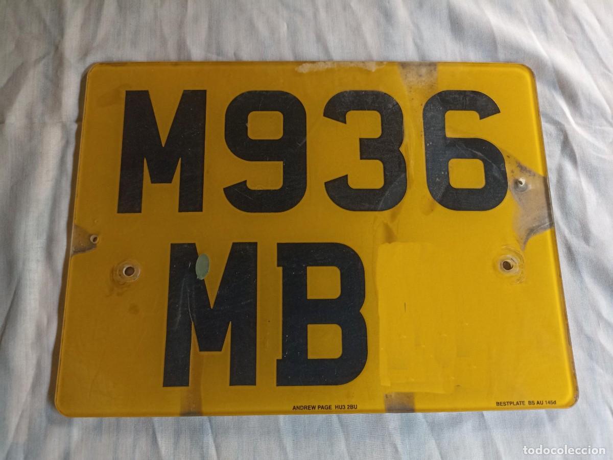 Automobili e Motociclette: Matr&iacute;cula original inglesa cuadrada de 1994