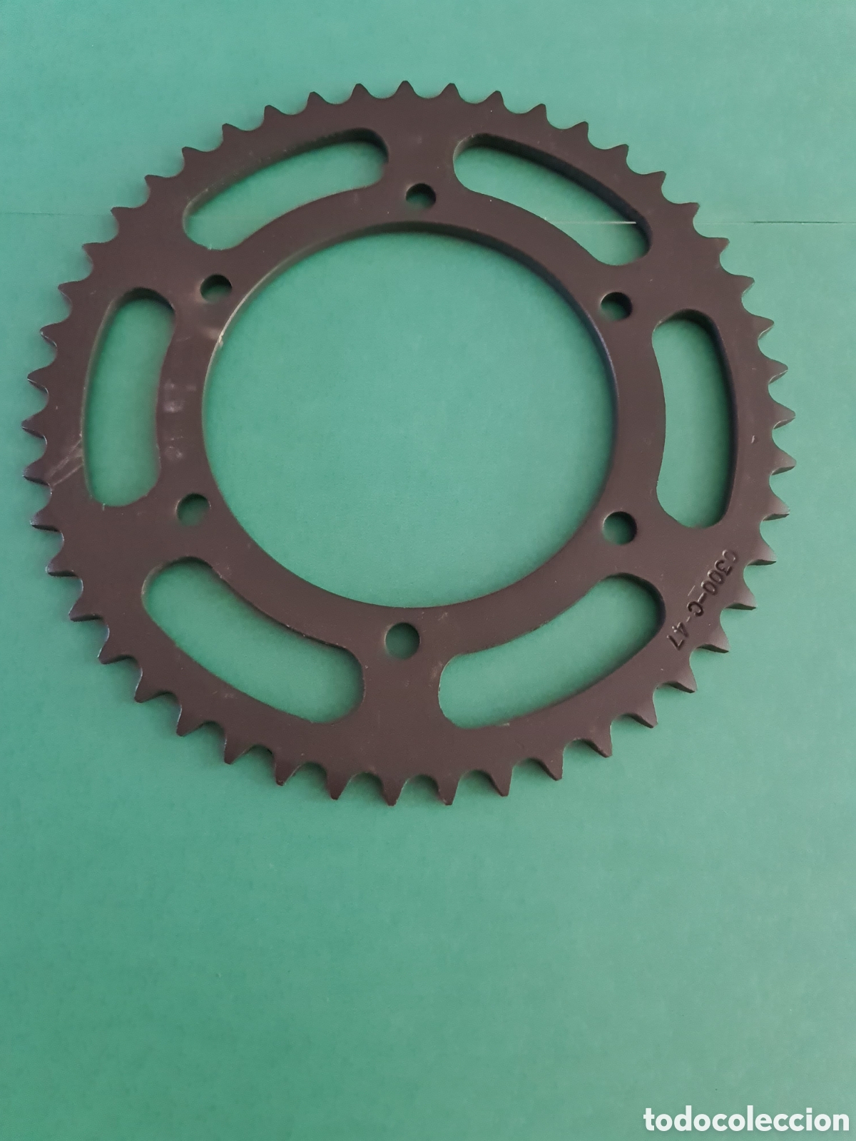 Coches y motocicletas: Plato cadena moto. Nuevo. N&deg; 0300- C 47 dientes.