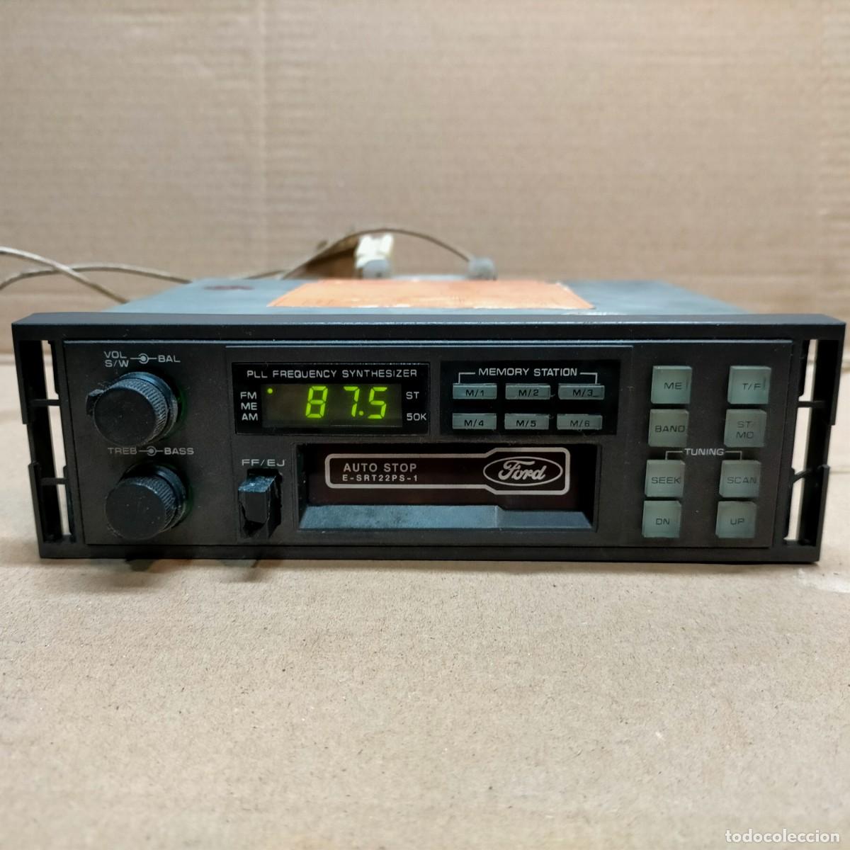 Coches y motocicletas: Radio de coche original Ford de los a&ntilde;os 80.