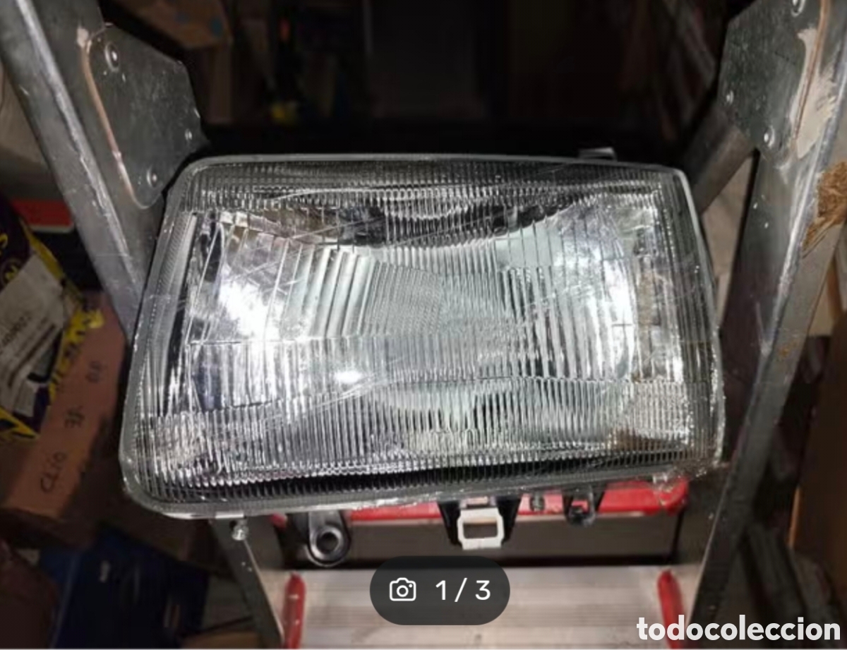 Coches y motocicletas: Optica delatera Toyota Hilux