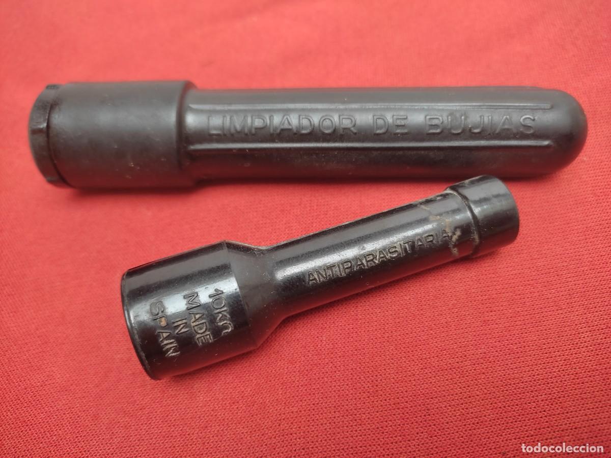 Coches y motocicletas: limpiador de bujias y capuchon o pipa de bujias antiparasitaria - ambos de baquelita