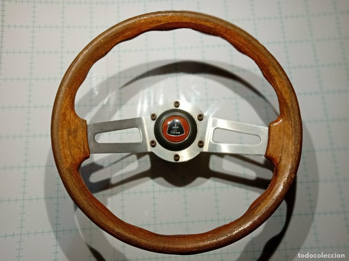 Coches y motocicletas: VOLANTE DE MADERA Y METAL VINTAGE