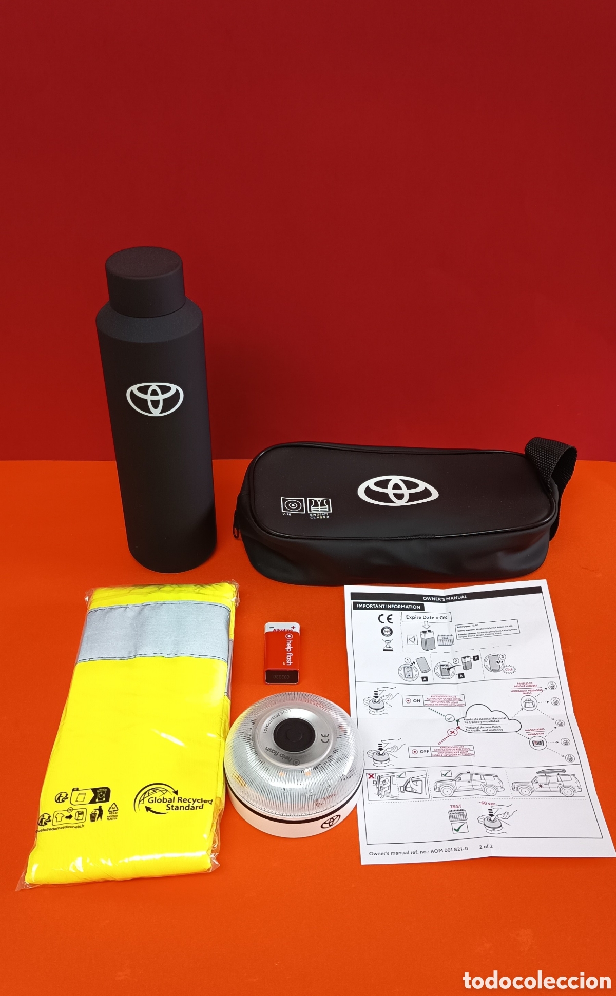 Coches y motocicletas: Kit con V16 , chaleco reflectante y botella Toyota