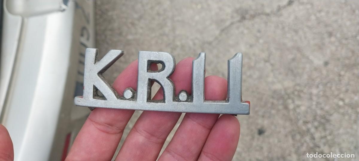 Coches y motocicletas: ANAGRAMA EN METAL GRANDE ANTIGUA K.R. 11