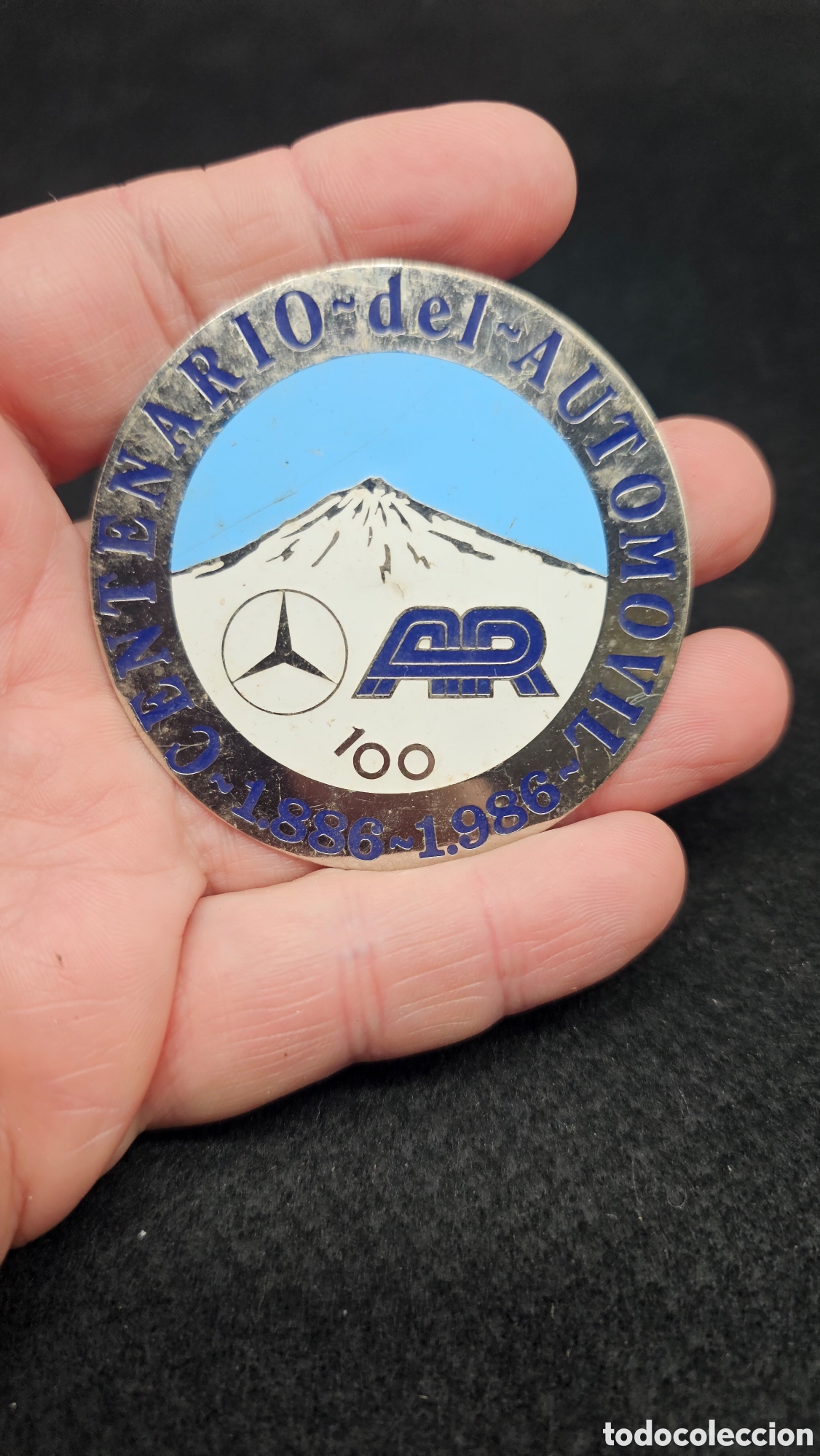 Cars and Motorcycles: Decoraci&oacute;n para parrilla de coche