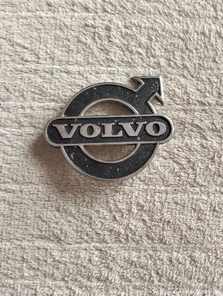 Cars and Motorcycles: Volvo emblema i metal