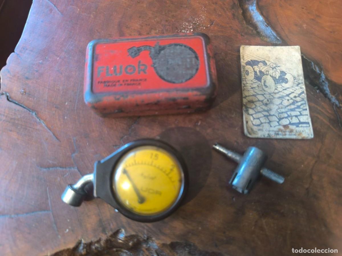 Carros e motociclos: Antiguo medidor manometro Michelin FLUOR con instrucciones