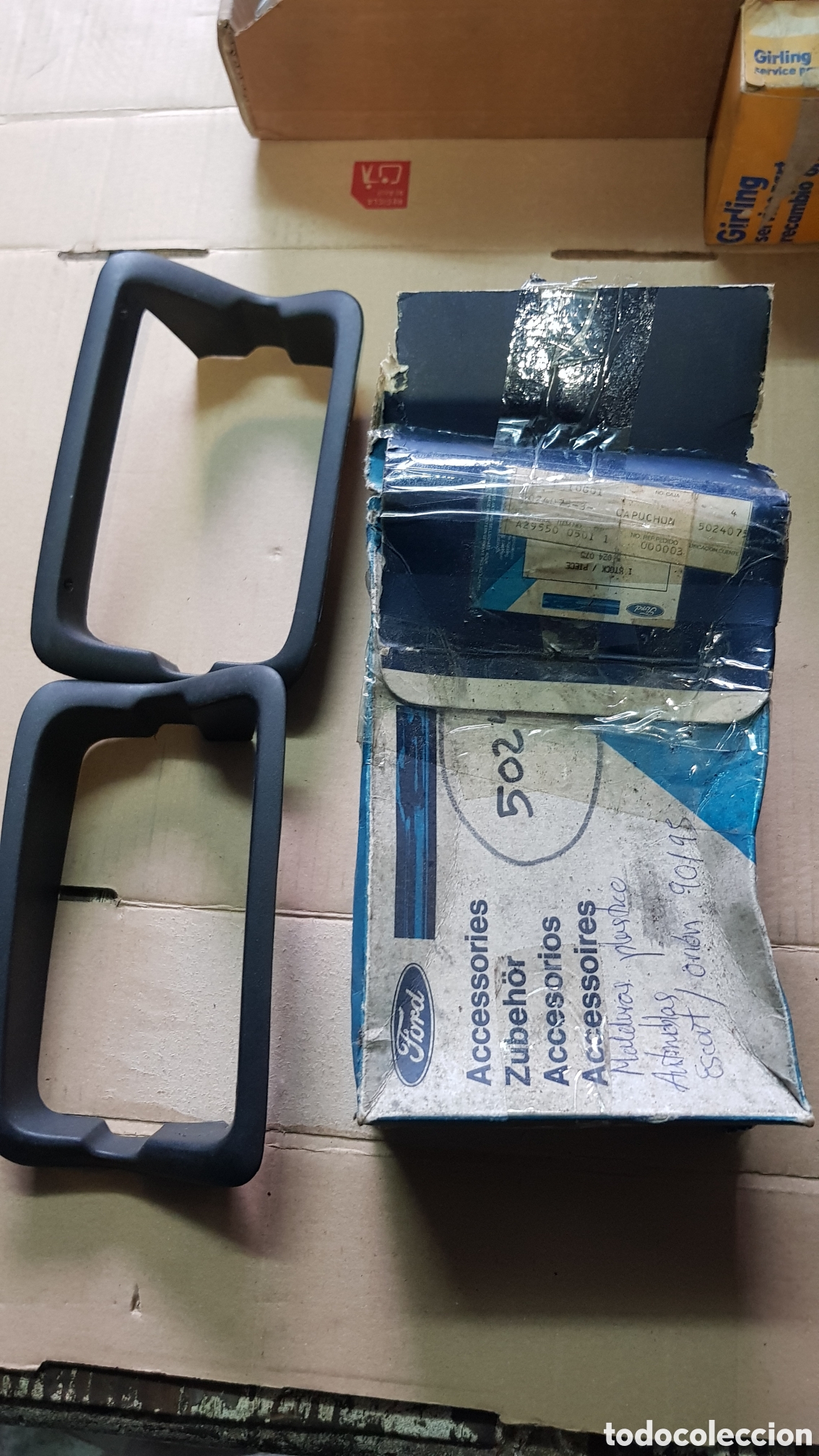 Coches y motocicletas: Carcasas de los antinieblas Ford Escort