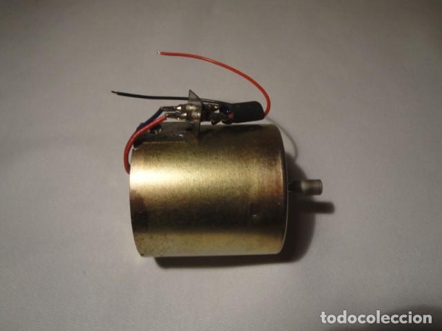 Repuestos y piezas: Motor corriente cont&iacute;nua a 12 voltios. - Foto 2