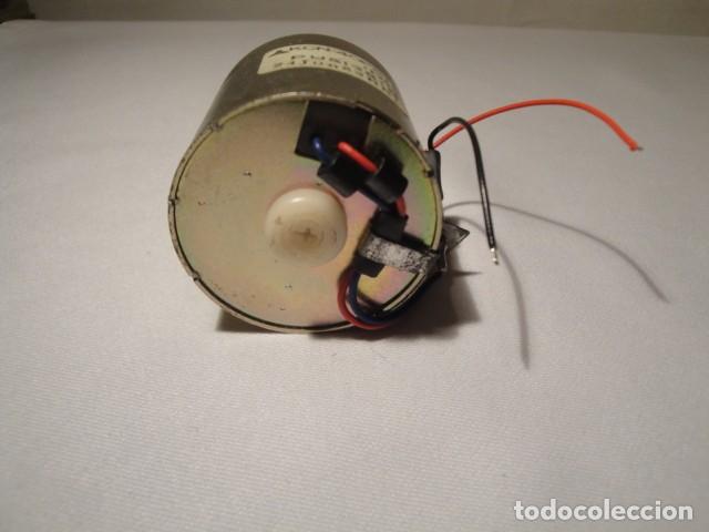 Repuestos y piezas: Motor corriente cont&iacute;nua a 12 voltios. - Foto 4