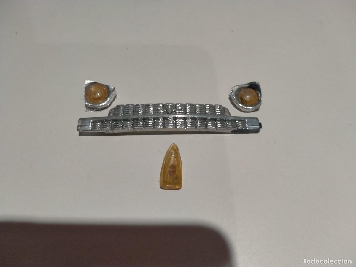 Ricambi e pezzi: Calandra delantera y faros del Seat 1500 de Rico