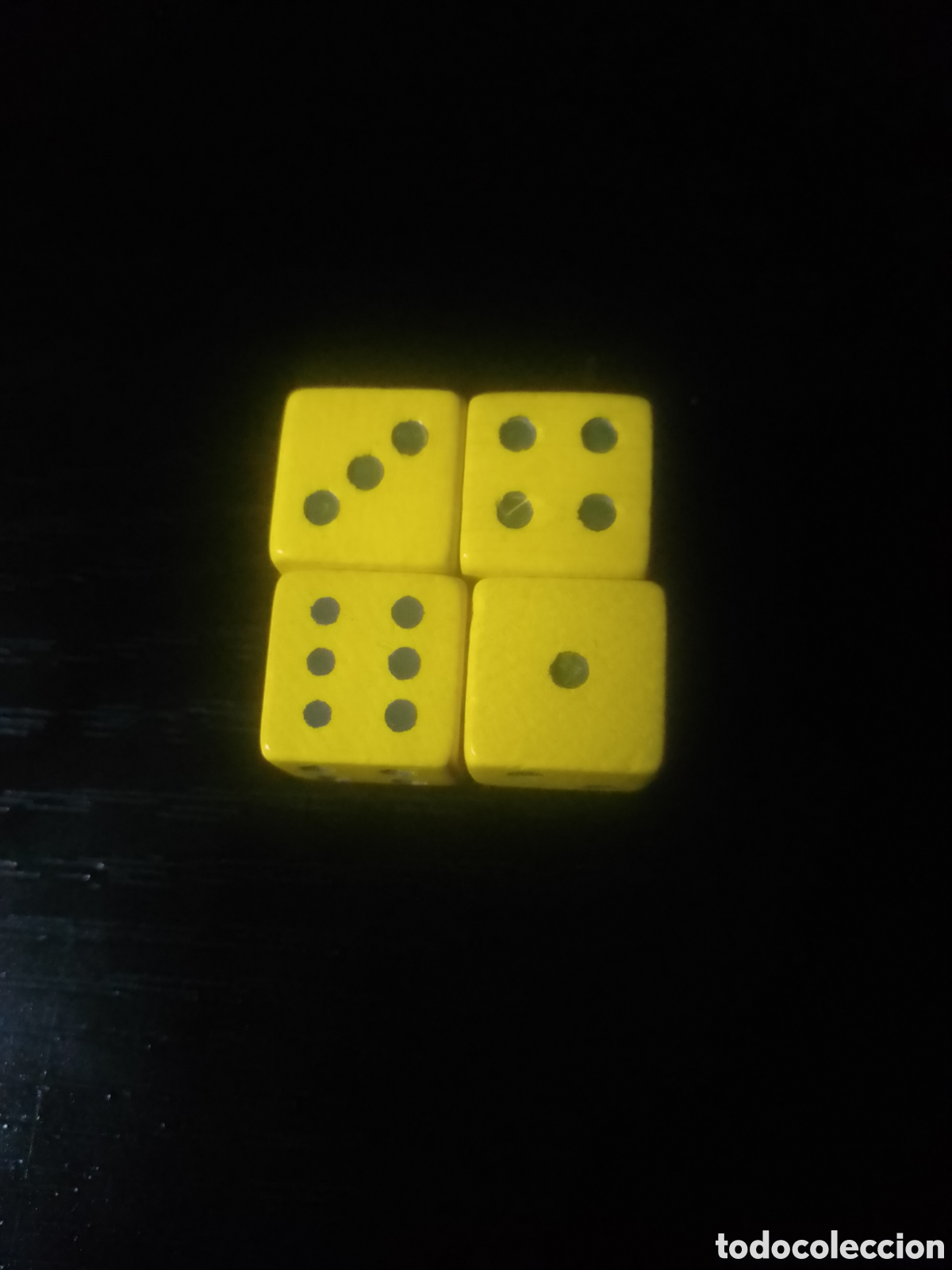 Pi&egrave;ces d&eacute;tach&eacute;es et composants: Lote 4 dados Goula de madera amarillos vintage con puntos dorados - Vintage - Nuevos de almac&eacute;n
