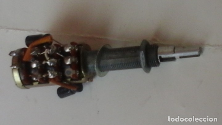 Radios antiguas: potenciometro triple con interruptor, dos ejes - Foto 1