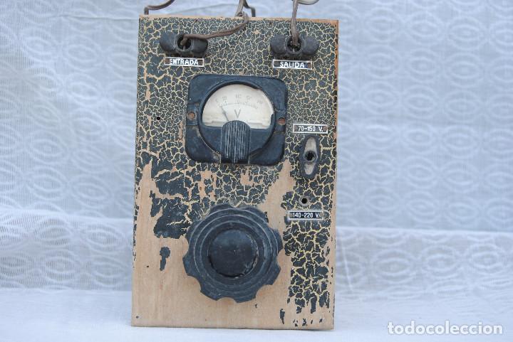 Radios antiguas: TRANSFORMADOR ANTIGUO CON VOLTIMETRO - Foto 1