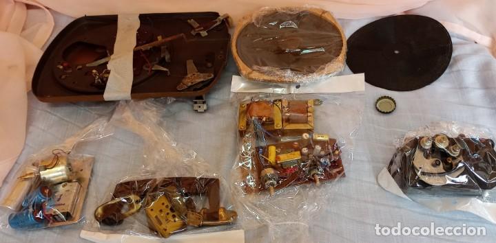 Radios antiguas: Despiece de tocadiscos de v&aacute;lvulas. - Foto 1