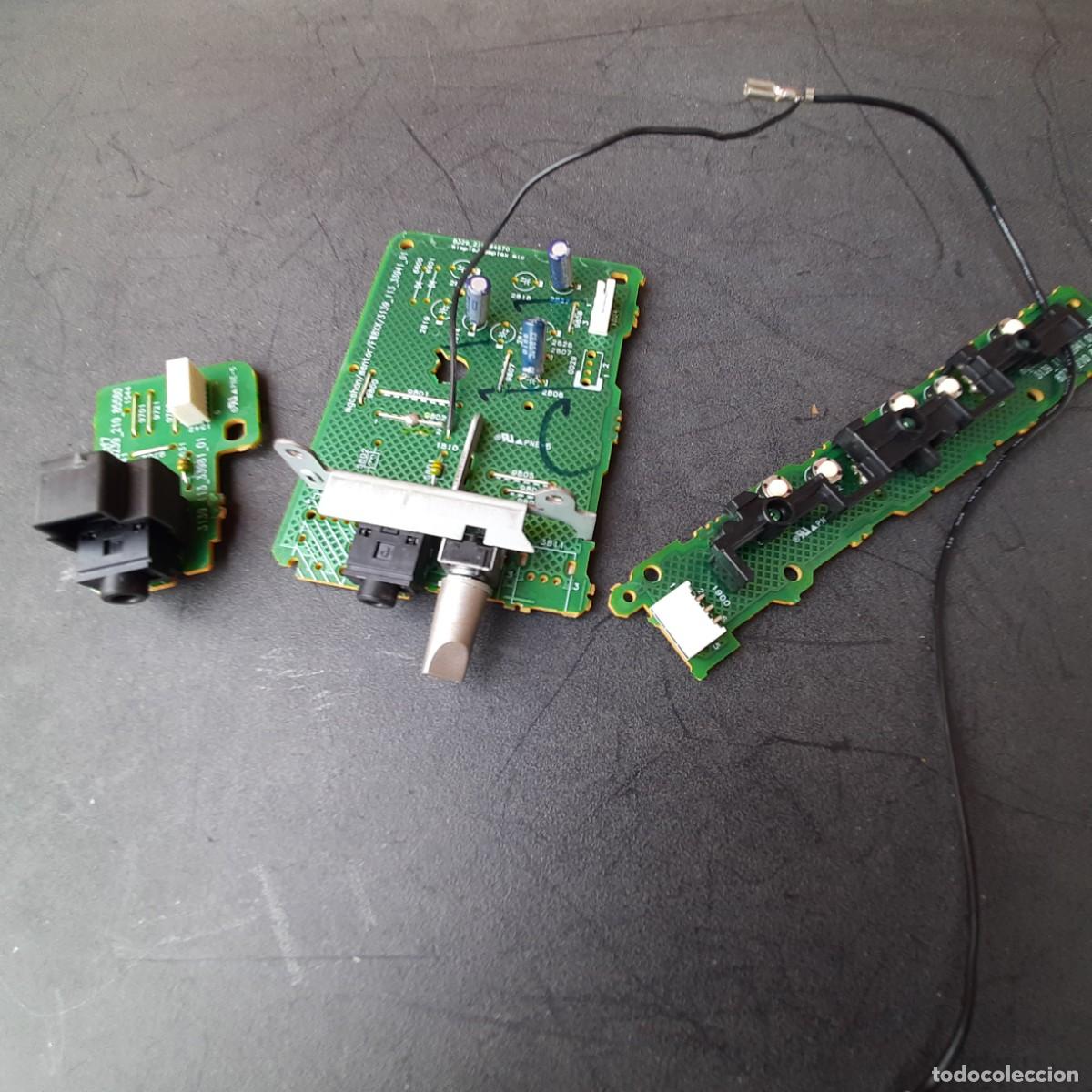 Radios antiguas: CIRCUITOS IMPRESOS CON COMPONENTES DE MINICADENA PHILIPS - Foto 1