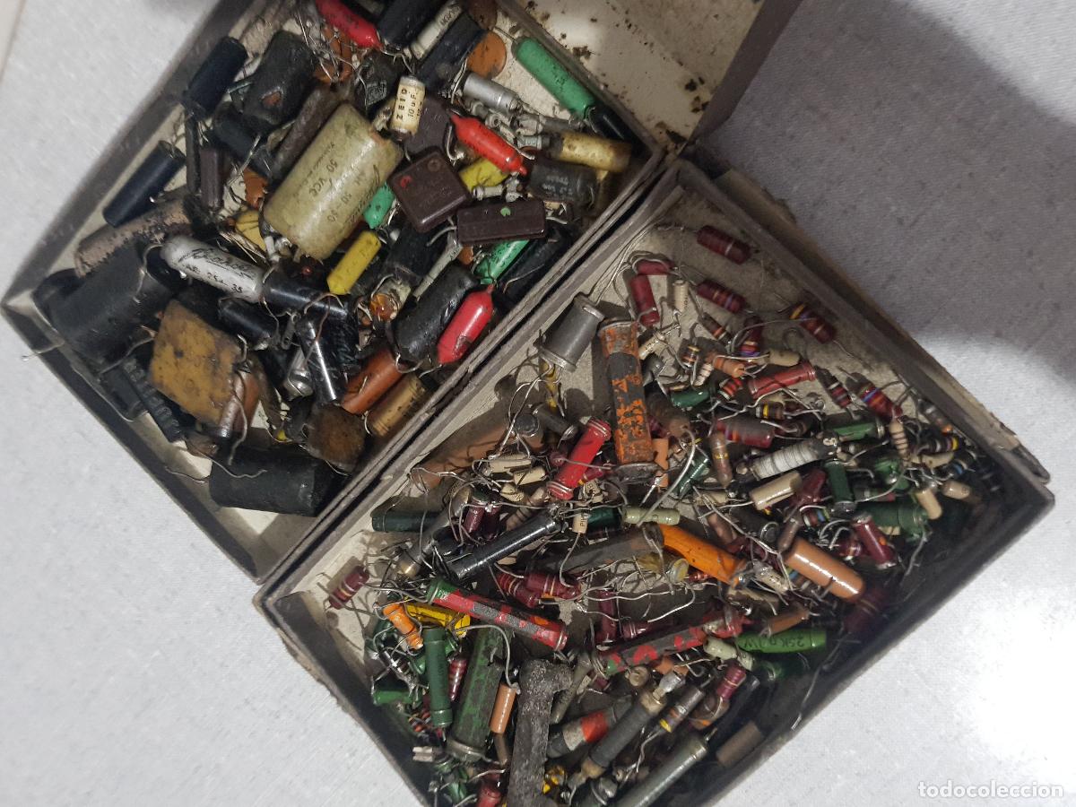 Radios antiguas: DOS CAJAS CON COMPONENTES RESCATADOS DE UN TECNICO RADIO ECT...