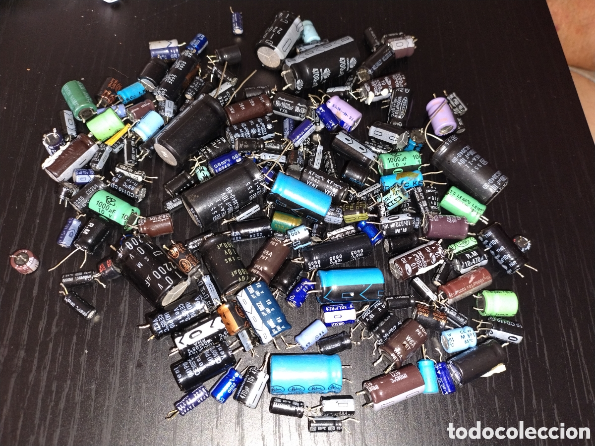 Radios antiguas: Electroliticos 10 v de despuece