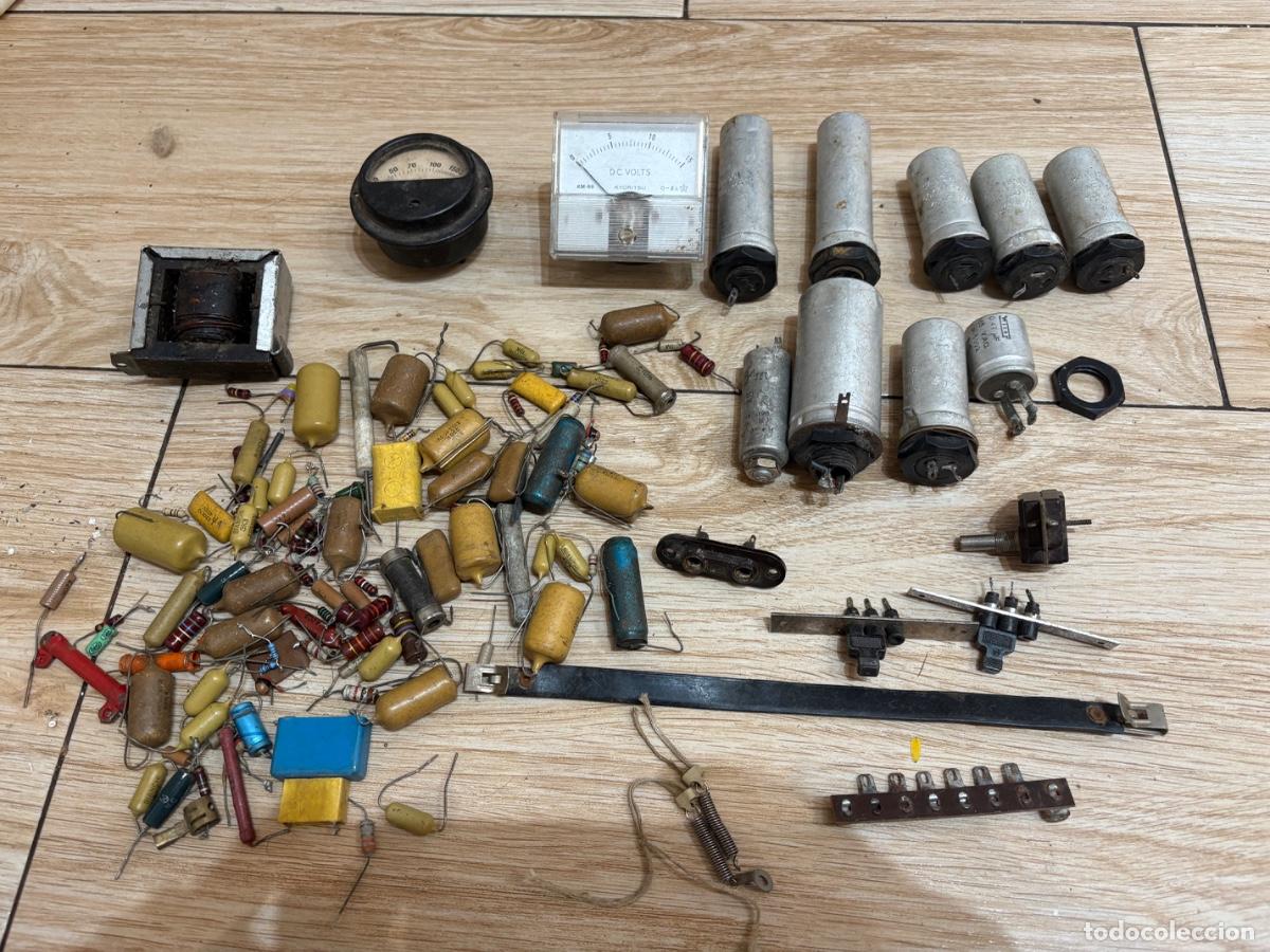 Old radios: Material de radio antiguo, condensadores de filtro y axiales, resistencias etc.