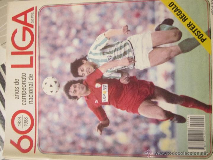 Coleccionismo deportivo: REVISTA 60 A&Ntilde;OS DEL CAMPEONATO NACIONAL DE LIGA. FASCICULO 4. LIGAS 1931-32 Y 1984-85. POSTER BETIS