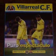 Coleccionismo deportivo: REVISTA OFICIAL VILLARREAL VS FC BARCELONA.8 ENERO 2017.POSTER DEL EQUIPO. 16 PAG. 15 X 21 CM.FOTOS. Lote 71825347