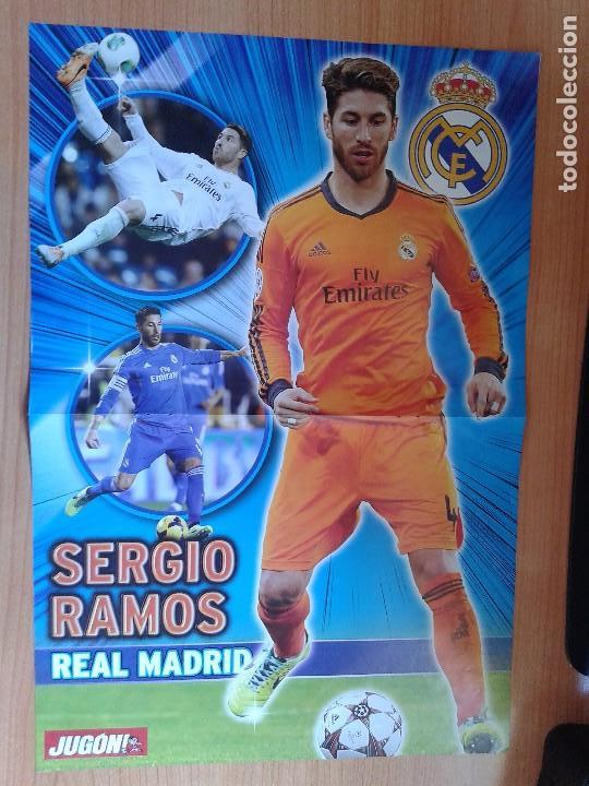 Coleccionismo deportivo: P&Oacute;STER CENTRAL REVISTA JUG&Oacute;N - SERGIO RAMOS REAL MADRID / PIQU&Eacute; F.C. BARCELONA