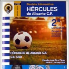Coleccionismo deportivo: REVISTA Y ENTRADA FUTBOL HERCULES DE ALICANTE-OLOT BACELONA-ESTADIO RICO PEREZ 2016 2ª DIVISION B. Lote 85143496