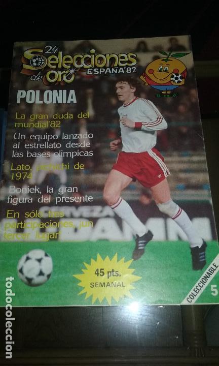 Coleccionismo deportivo: POLONIA 1982. REVISTA SELECCIONES DE ORO MUNDIAL 1982. n&ordm;5.MUY BUEN ESTADO. INCLUYE POSTER