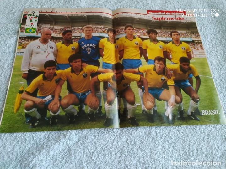 Sammelleidenschaft Sport: POSTER SELECCION BRASIL MUNDIAL ITALIA 90 ,RUBEN SOSA URUGUAY SUPLEMENTO HISTORIAL DEL MUNDIAL