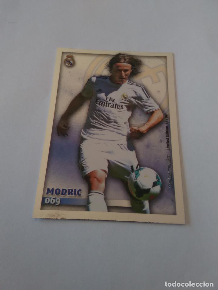 Coleccionismo deportivo: 69 MODRIC REAL MADRID 14/99 METALCARD CROMO F&Uacute;TBOL TARJETA FICHAS 2014-2015 MUNDICROMO LIGA 14-15