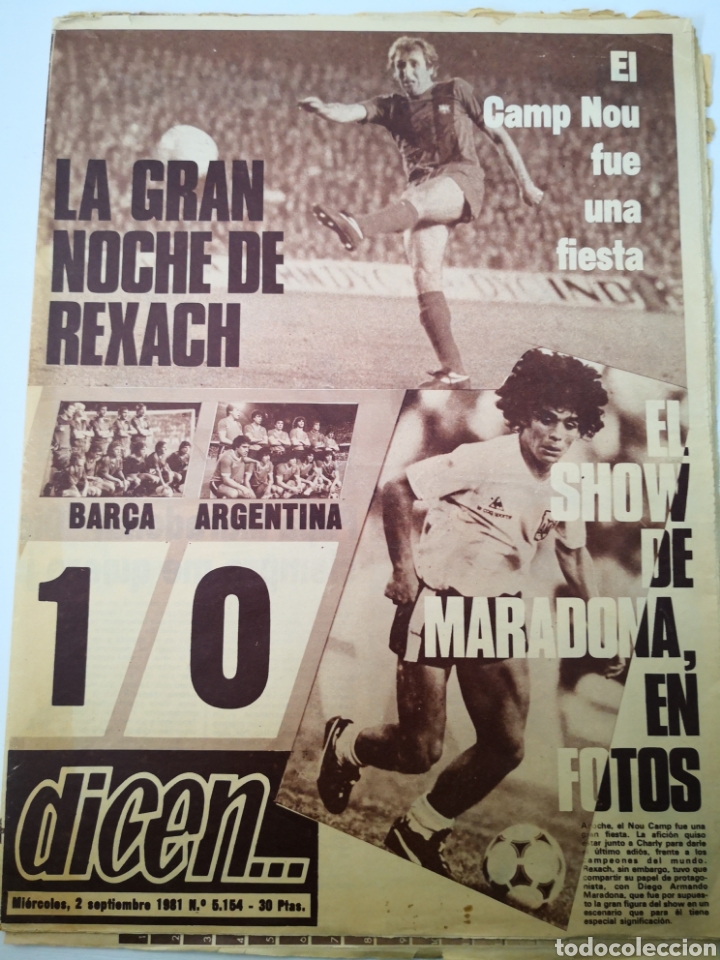 Coleccionismo deportivo: SHOW DE MARADONA EN FOTOS. DIARIO DICEN. SEPT 1981. BAR&Ccedil;A 1-0 ARGENTINA. REXACH.