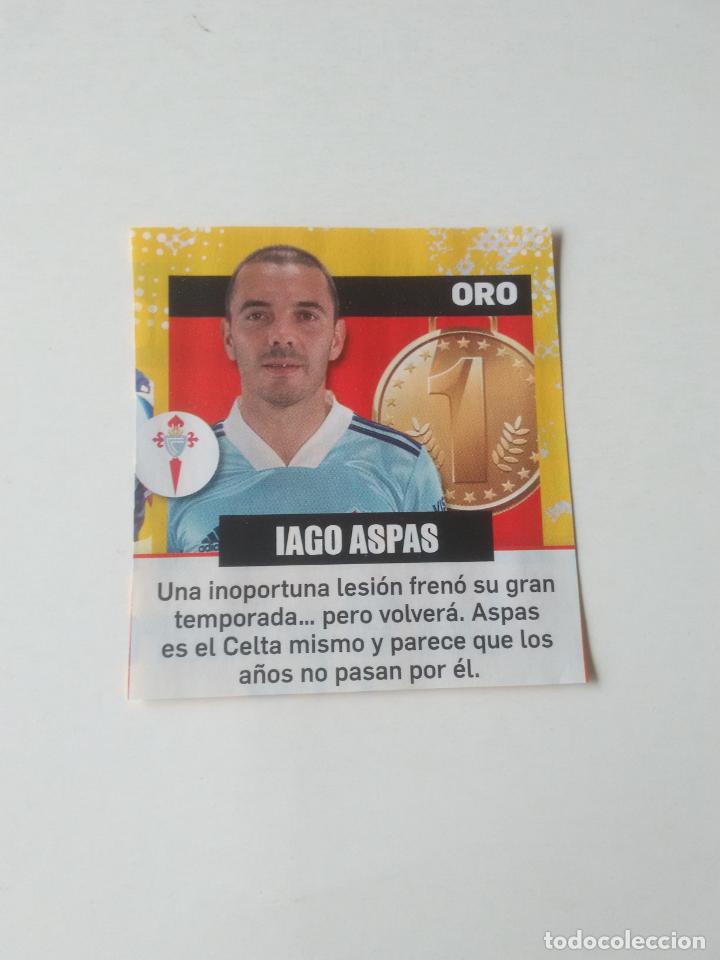 Sports collectibles: IAGO ASPAS CELTA VIGO 20-21 ORO LIGA F&Uacute;TBOL 2020-2021 RECORTE PRENSA REVISTA JUG&Oacute;N MIDE 6 X 6,5 CM