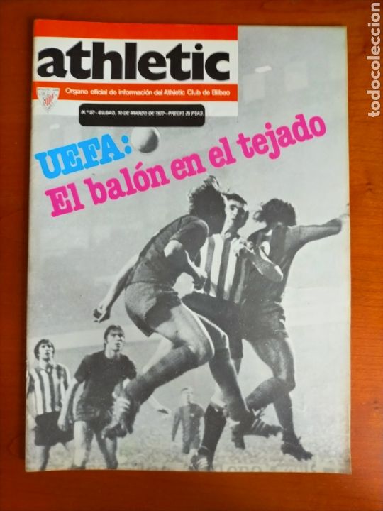 Coleccionismo deportivo: N&deg; 97 Revista ATHLETIC de 1977. UEFA EL BALON EN EL TEJADO. Athletic Club de Bilbao