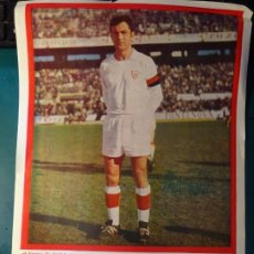 Coleccionismo deportivo: POSTER CARTEL LÁMINA JUGADOR SEVILLA FÚTBOL CLUB 1969 - 1972. JUGADOR SANTOS. 32X23CM. Lote 363311190