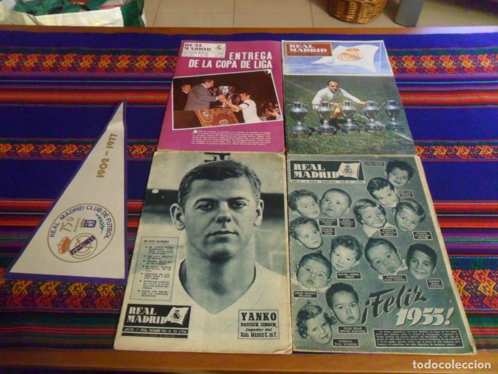 Coleccionismo deportivo: BOLET&Iacute;N INFORMATIVO REAL MADRID N&ordm;S 54 151 205 302. 1955. REGALO BANDER&Iacute;N 75 ANIVERSARIO.