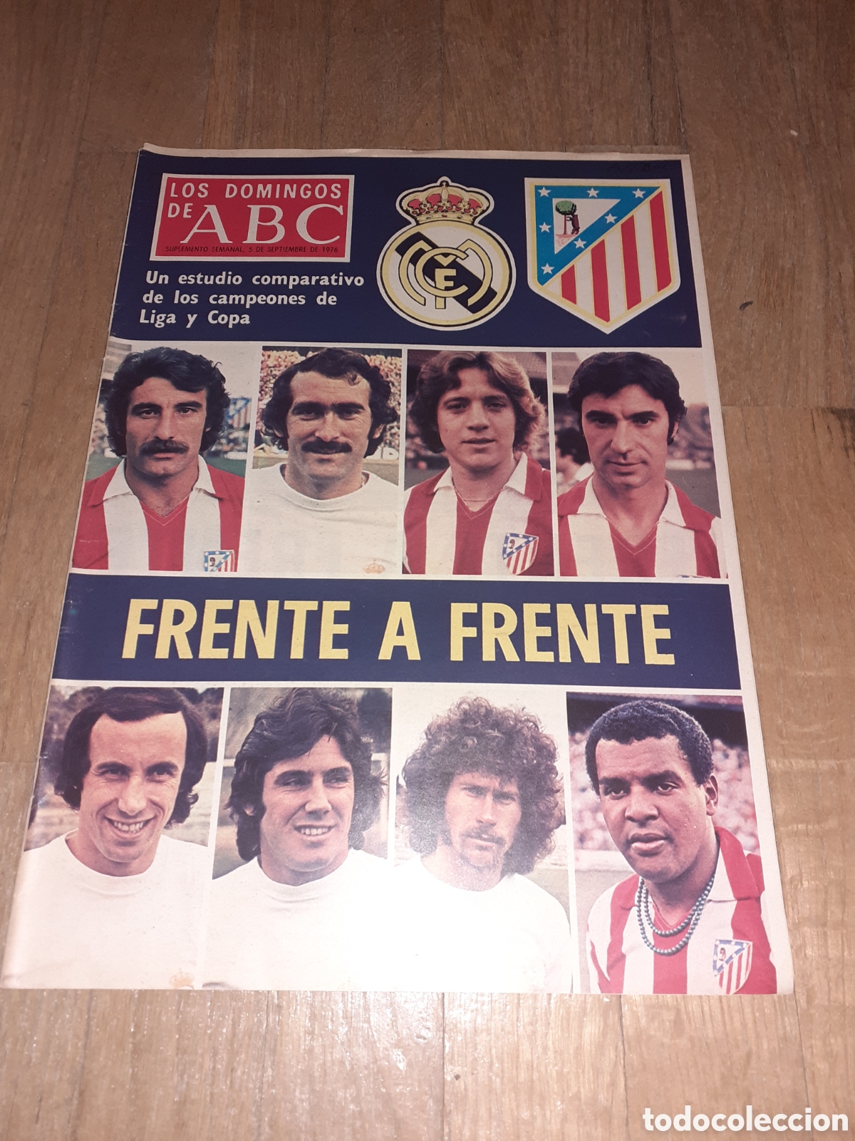 Coleccionismo deportivo: DOMINGOS DE ABC. COMPARATIVA REAL MADRID ATLETICO DE MADRID 1976