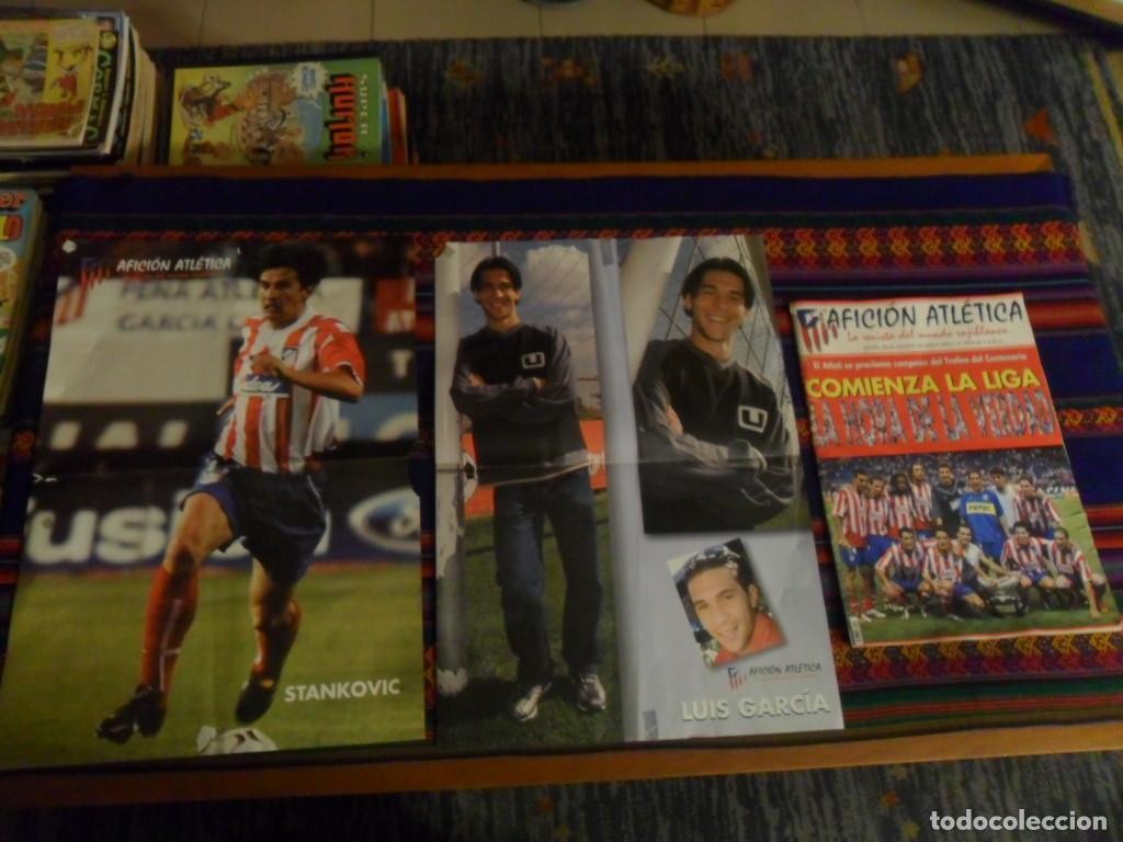 Coleccionismo deportivo: AFICI&Oacute;N ATL&Eacute;TICA N&ordm; 49 CON 6 P&Oacute;STER SUELTOS. 2003. REGALO P&Oacute;STER AS COLOR RETIRADA DE ADELARDO.