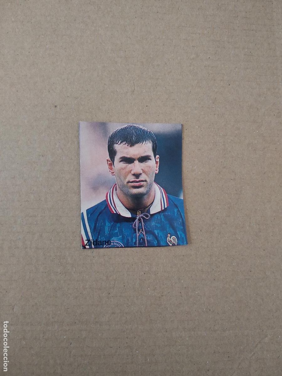Coleccionismo deportivo: ANTIGUO RECORTE DE DIARIO PERIODICO ZIDANE FRANCIA MIDE 4,5CM X 5,6CM