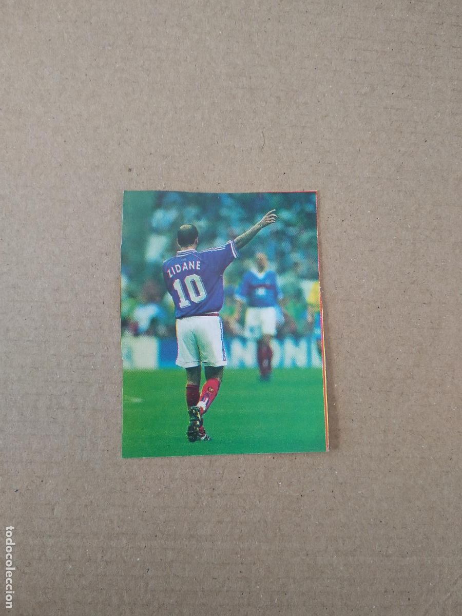Coleccionismo deportivo: ANTIGUO RECORTE DE DIARIO PERIODICO ZIDANE FRANCIA MIDE 6,8CM X 5,3CM