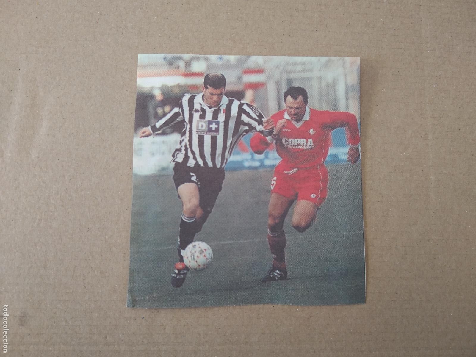 Coleccionismo deportivo: ANTIGUO RECORTE DE DIARIO PERIODICO ZIDANE JUVENTUS TURIN MIDE 10,2CM X 11,1CM