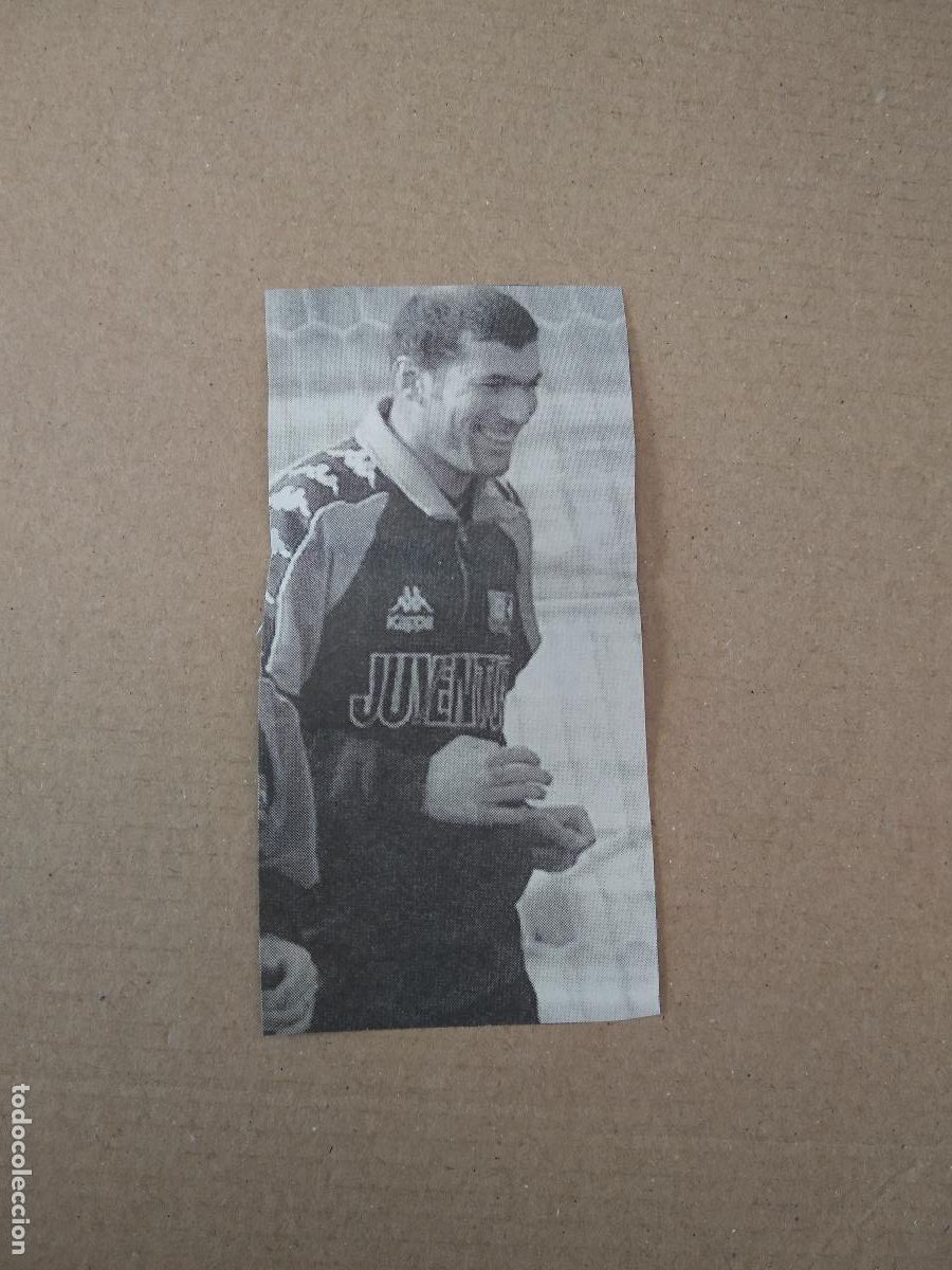 Coleccionismo deportivo: ANTIGUO RECORTE DE DIARIO PERIODICO ZIDANE JUVENTUS TURIN MIDE 11,1CM X 5,5CM