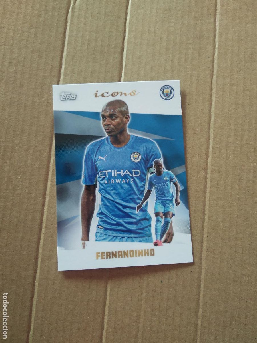 Coleccionismo deportivo: FERNANDINHO MANCHESTER CITY CROMO TARJETA FUTBOL TOPPS 2022