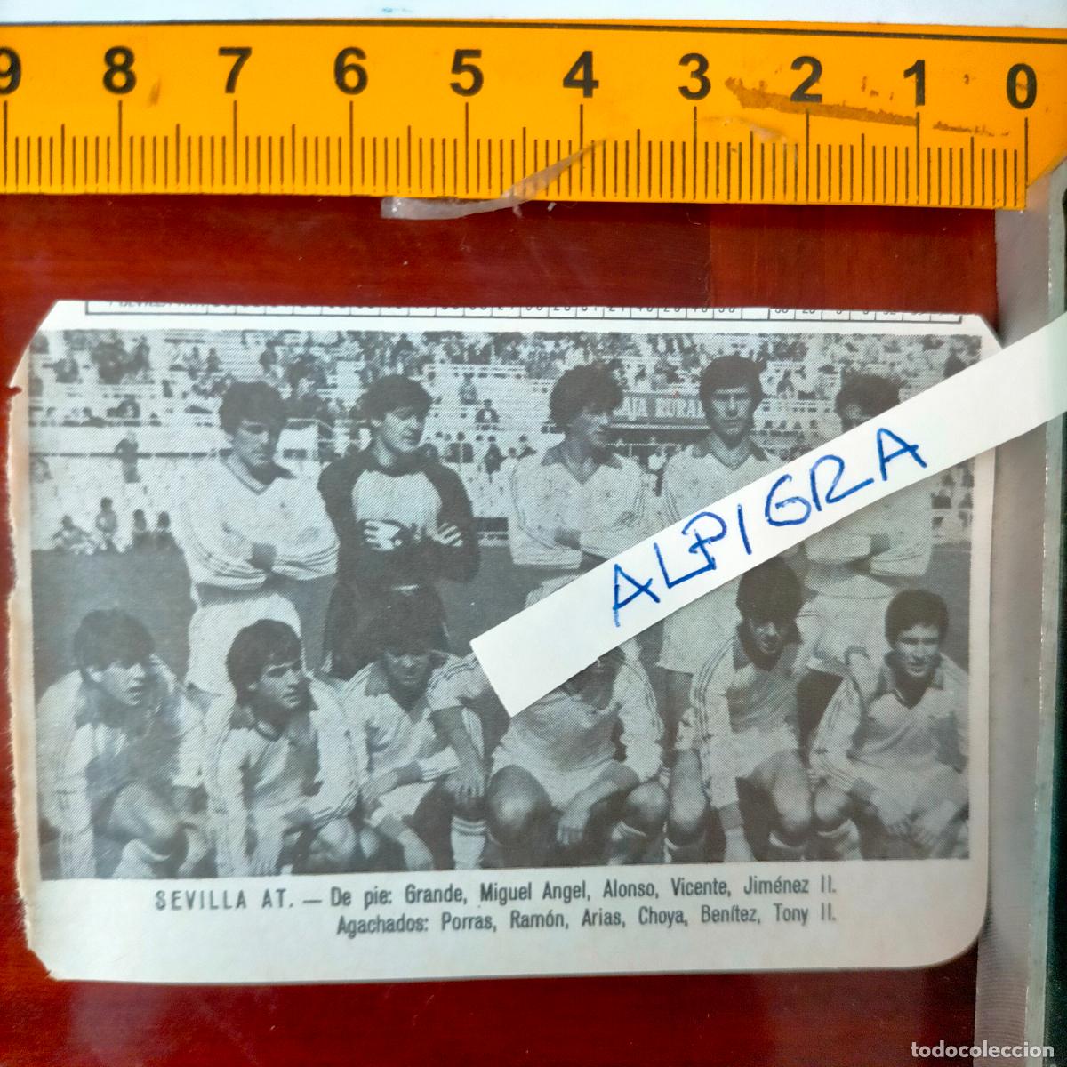 Sammelleidenschaft Sport: CLIPPING ANTIGUO RECORTE DE FUTBOL EQUIPO ALINEACION LIGA PLANTILLA - SEVILLA AT.