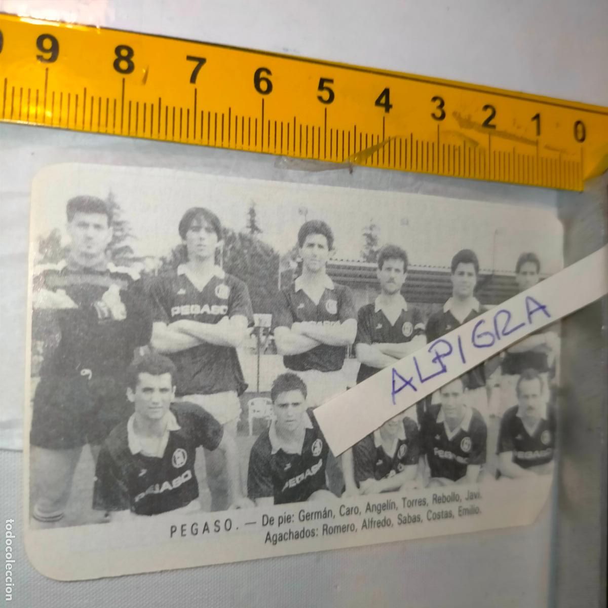 Coleccionismo deportivo: CLIPPING ANTIGUO RECORTE DE FUTBOL EQUIPO ALINEACION LIGA PLANTILLA JUGADORES - PEGASO