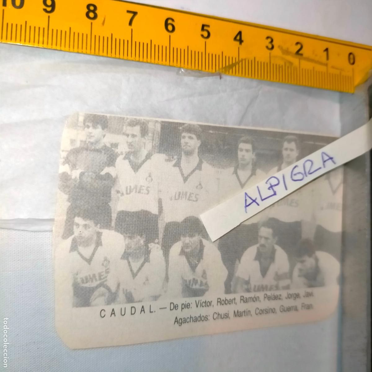 Sammelleidenschaft Sport: CLIPPING ANTIGUO RECORTE DE FUTBOL EQUIPO ALINEACION LIGA PLANTILLA JUGADORES - CAUDAL