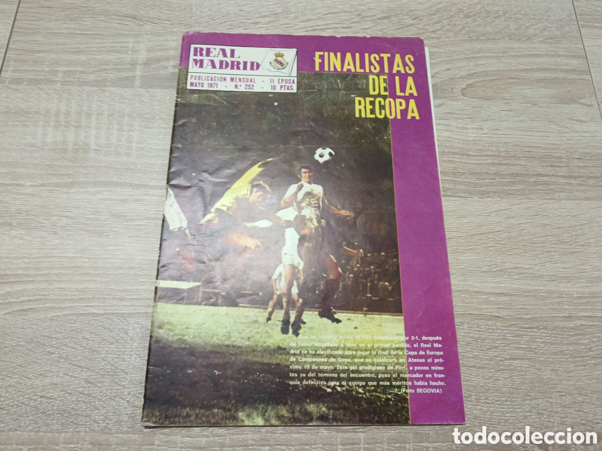 Coleccionismo deportivo: REVISTA REAL MADRID N&deg; 252 MAYO 1971 CON P&Oacute;STER JUNQUERA